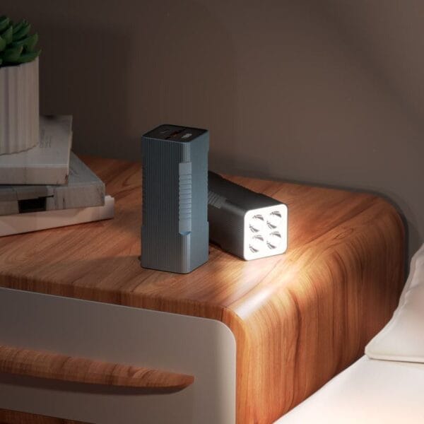 Hoco Q15 Flashlight - Power Bank Fast Charge 22.5W 10000mAh avec Lampe Torche – Image 2