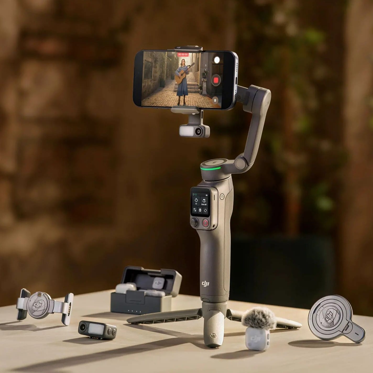 DJI Osmo Mobile 8P – Stabilisateur Smartphone 3 Axes avec ActiveTrack 8.0,Télécommande & FrameTap DJI Osmo Mobile 8P – Stabilisateur Smartphone 3 Axes avec ActiveTrack 8.0,Télécommande & FrameTap – Image 17